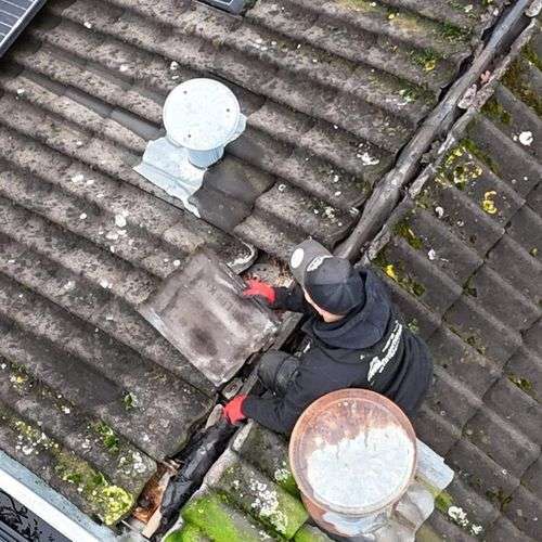 Het opnieuw vastleggen van dakpannen in Didam